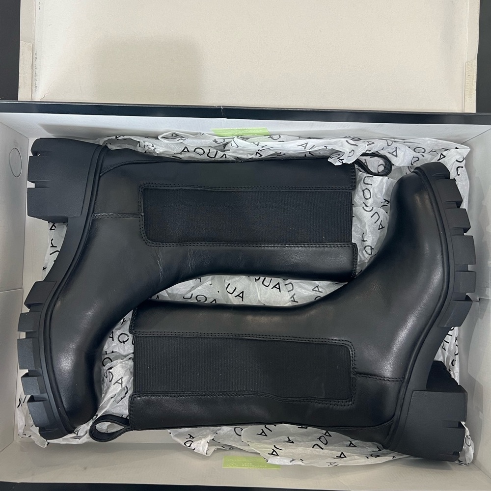 AQUA AQ-HYPE Black Leather Chelsea Lug Sole Boots Sz 7 NIB Bloomingdale’s